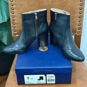 Women Boots Adrienne Vittadini black leather Size 9 M